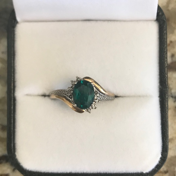Jewelry - Emerald 10k & Silver diamond Ring